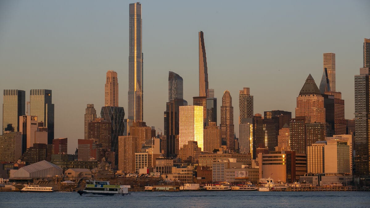 US GDP Growth Tops Expectations at 3.4% in Third Quarter
