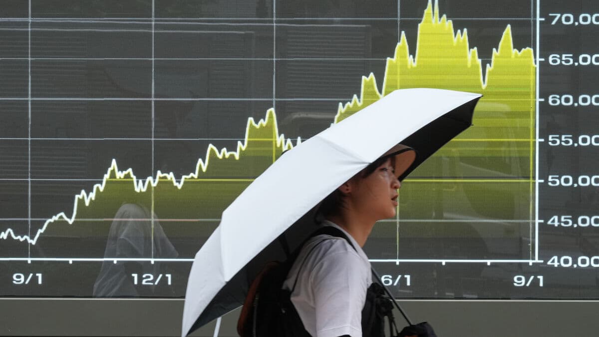 Asian stock markets mixed ahead of Fed rate decision