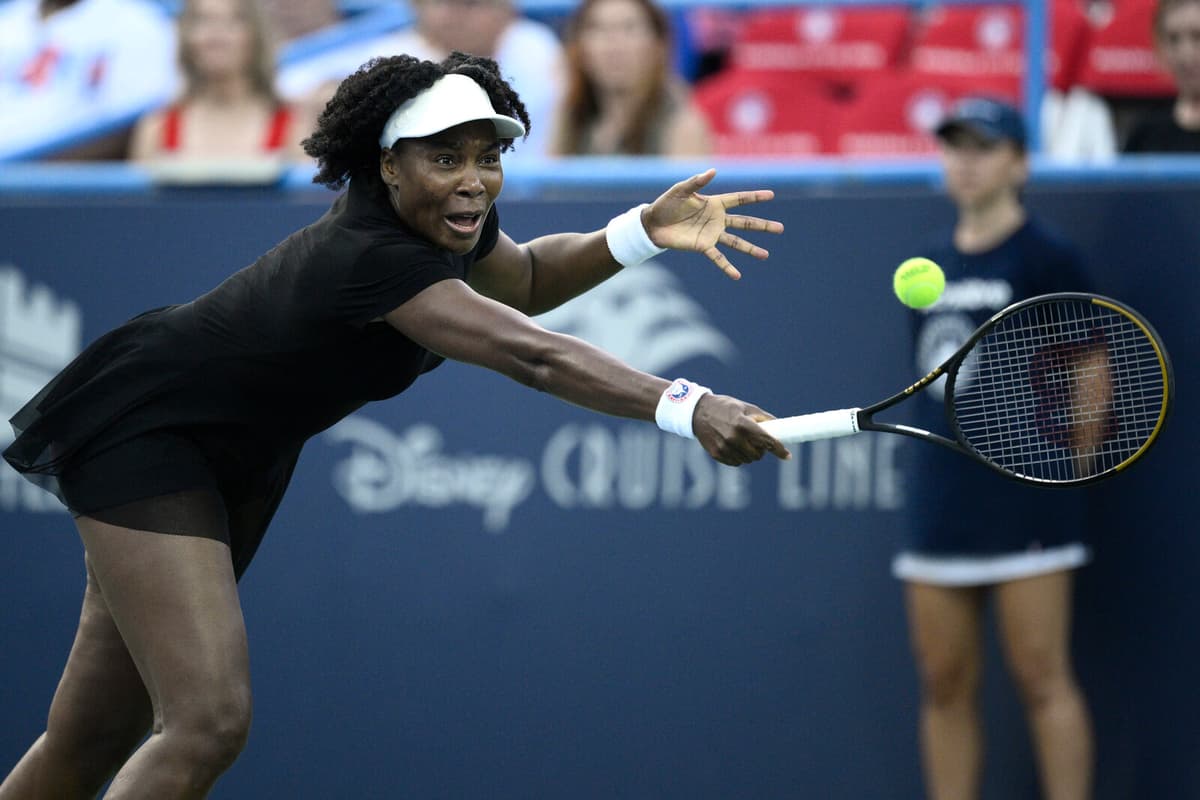Venus Williams Exits DC Open to Standing Ovation