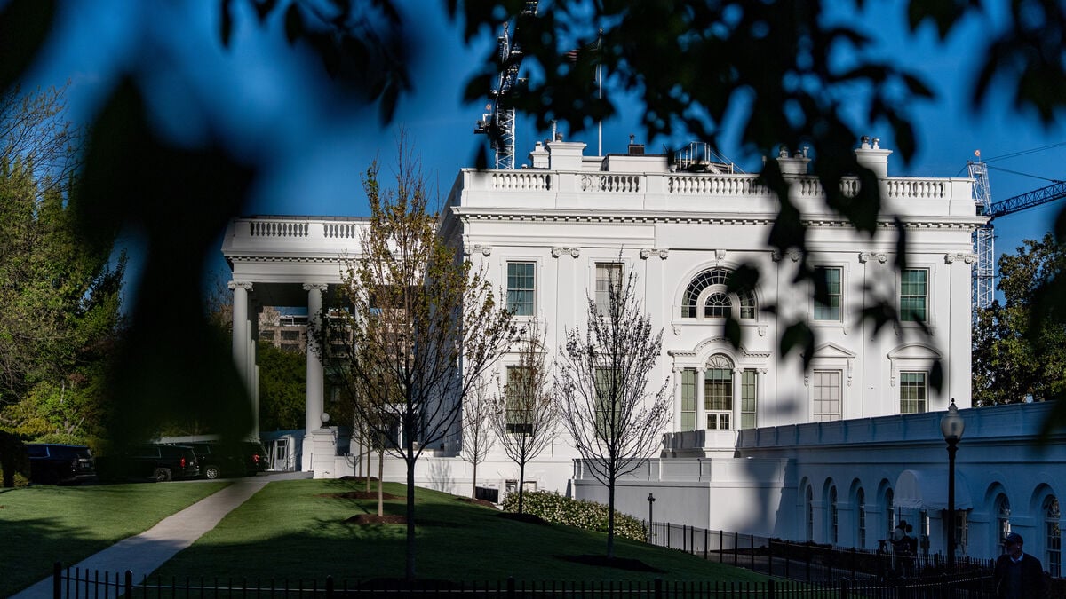 White House staff warned not to use inside information to bet on prediction markets such as Polymarket