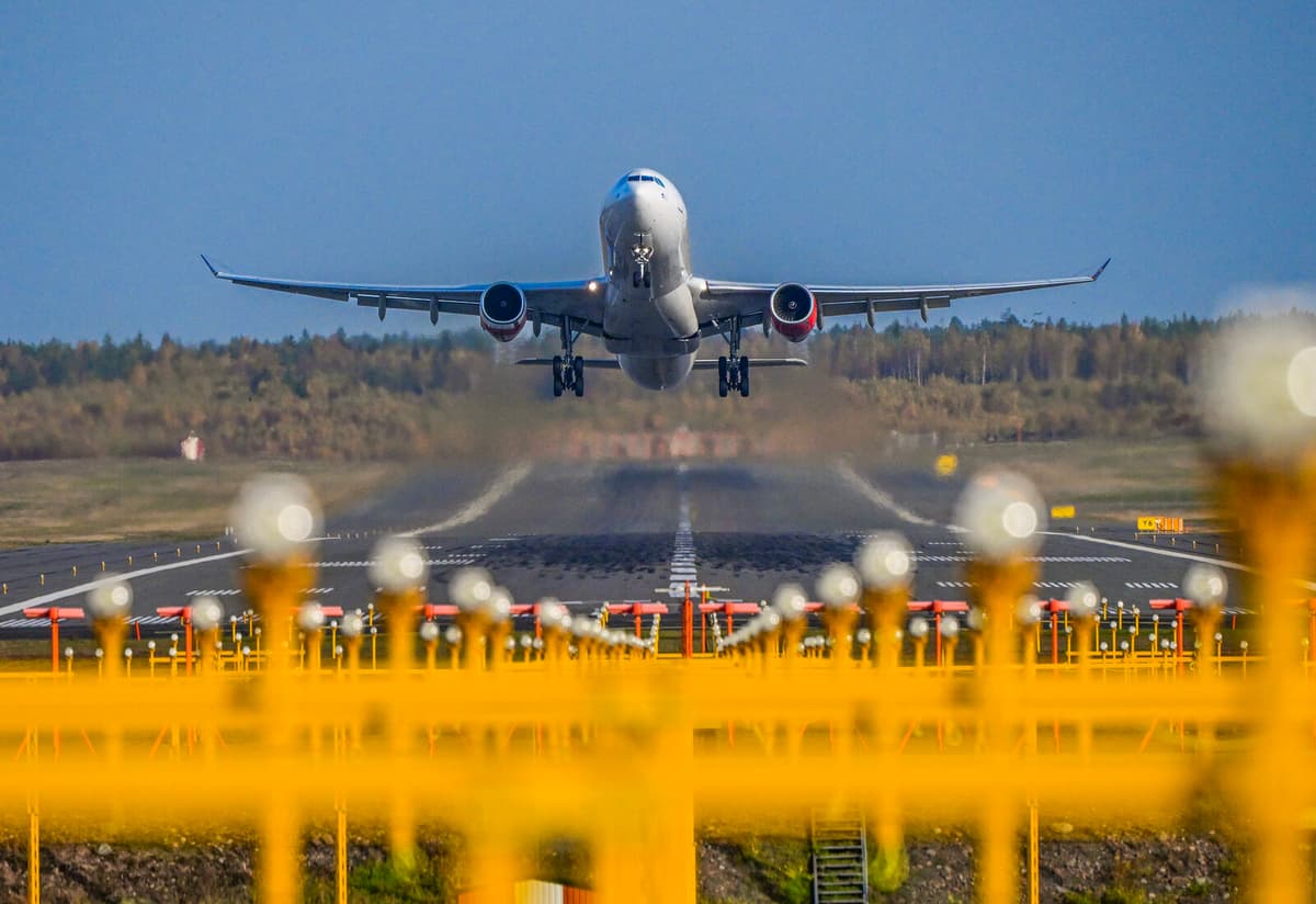 Domestic Flights in Sweden Decline as International Travel Holds Steady