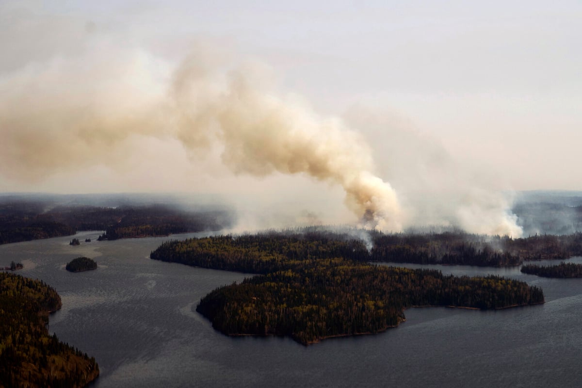 Forest Fire Threatens Flin Flon Canada Residents Ordered to Evacuate