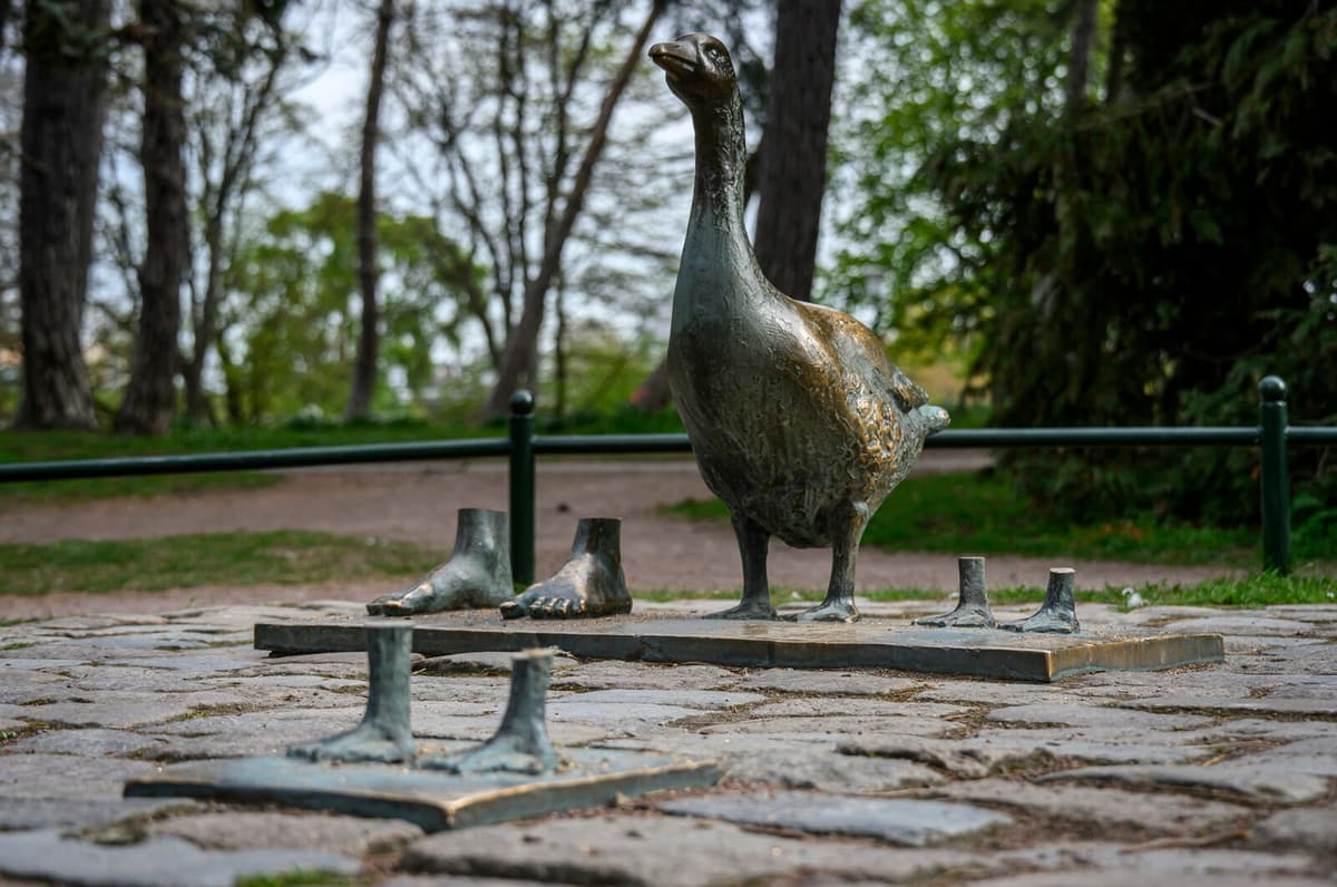 Missing Bronze Goose from Malmö Statue Found in Hamburg