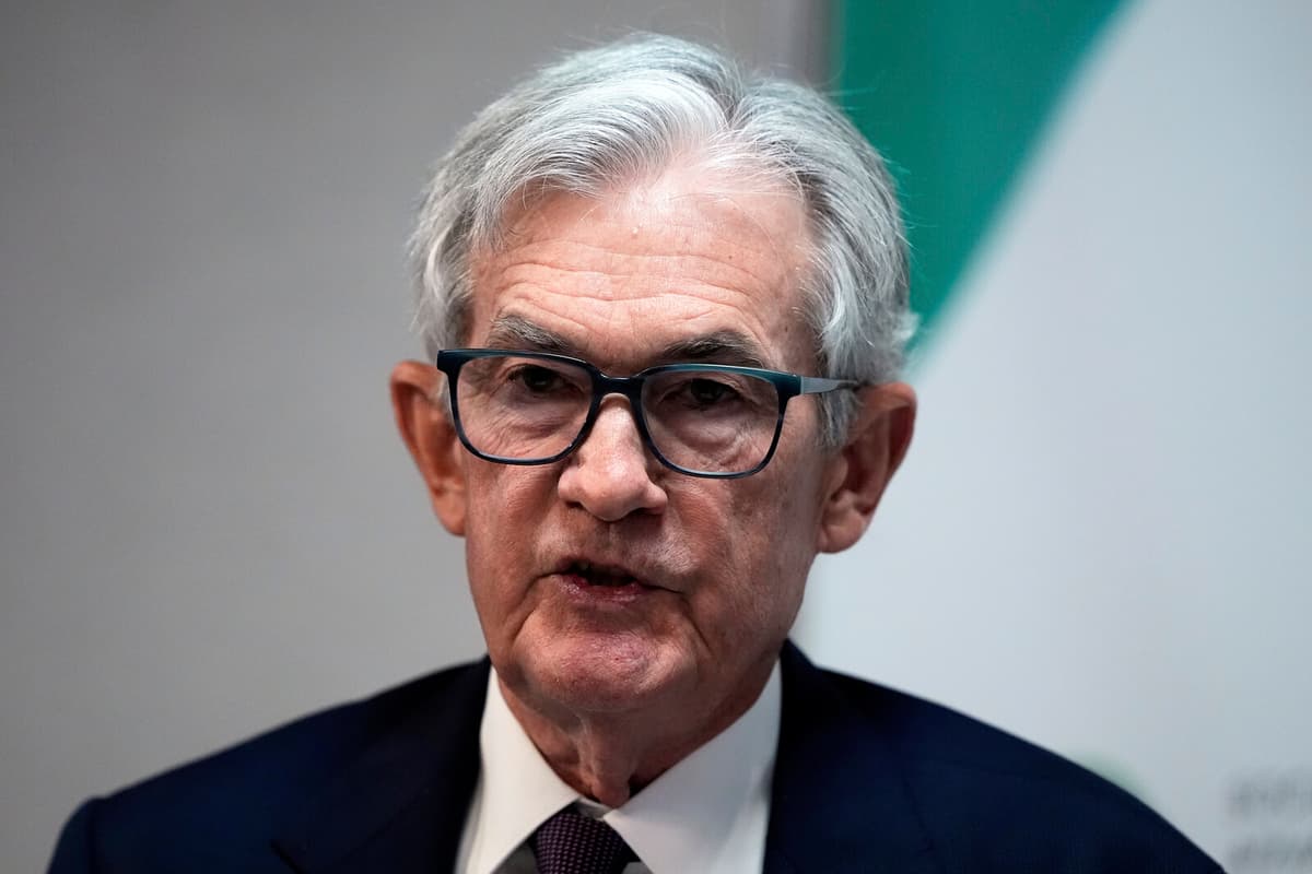 Trump Pressures Fed to Cut Rates as Powell Stands Firm on Inflation