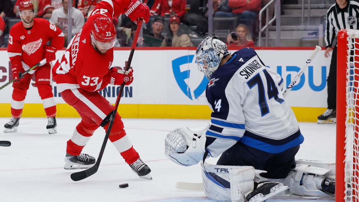 Viktor Arvidsson scores first NHL goal as Detroit falls to Winnipeg 3-2