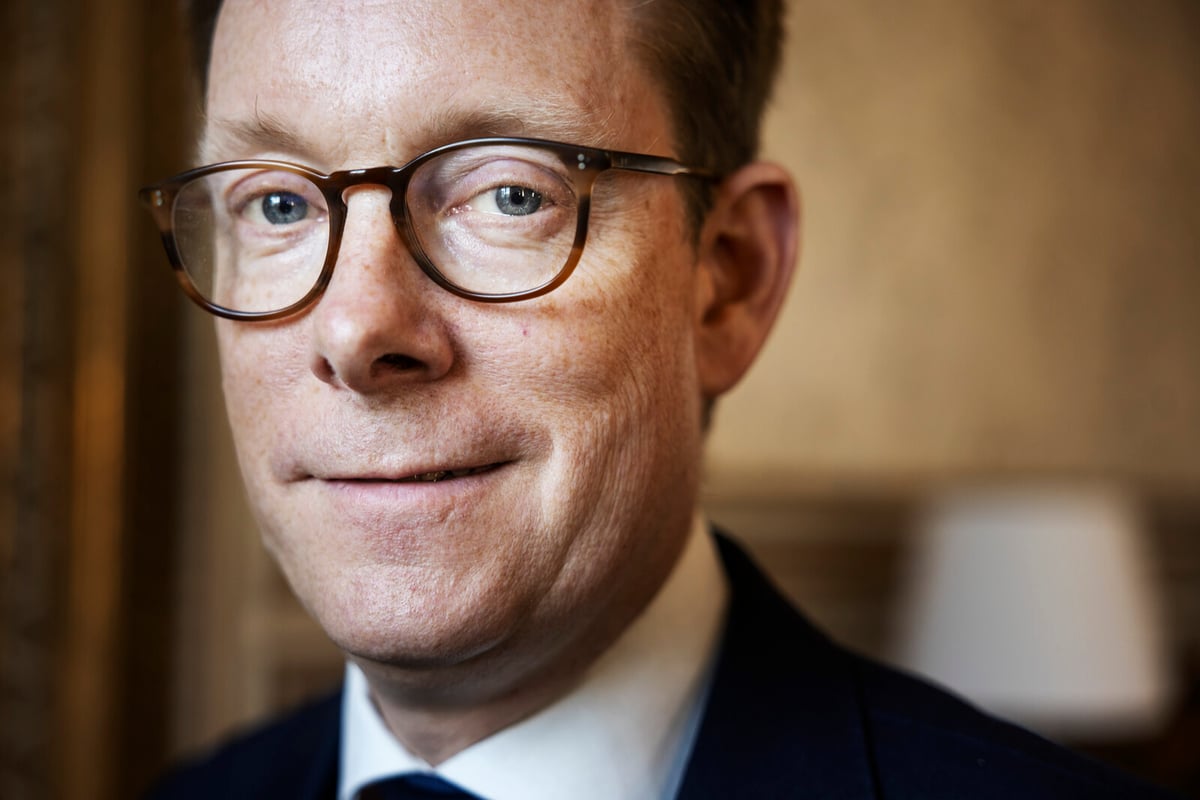 Billström Receives Full Severance Pay Despite Running Own Company