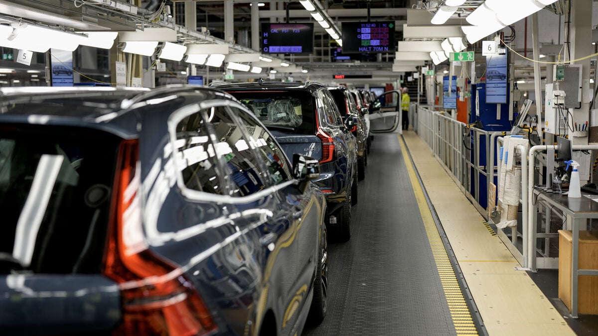 EU car sales rise 4.5% in August as electric demand stays strong