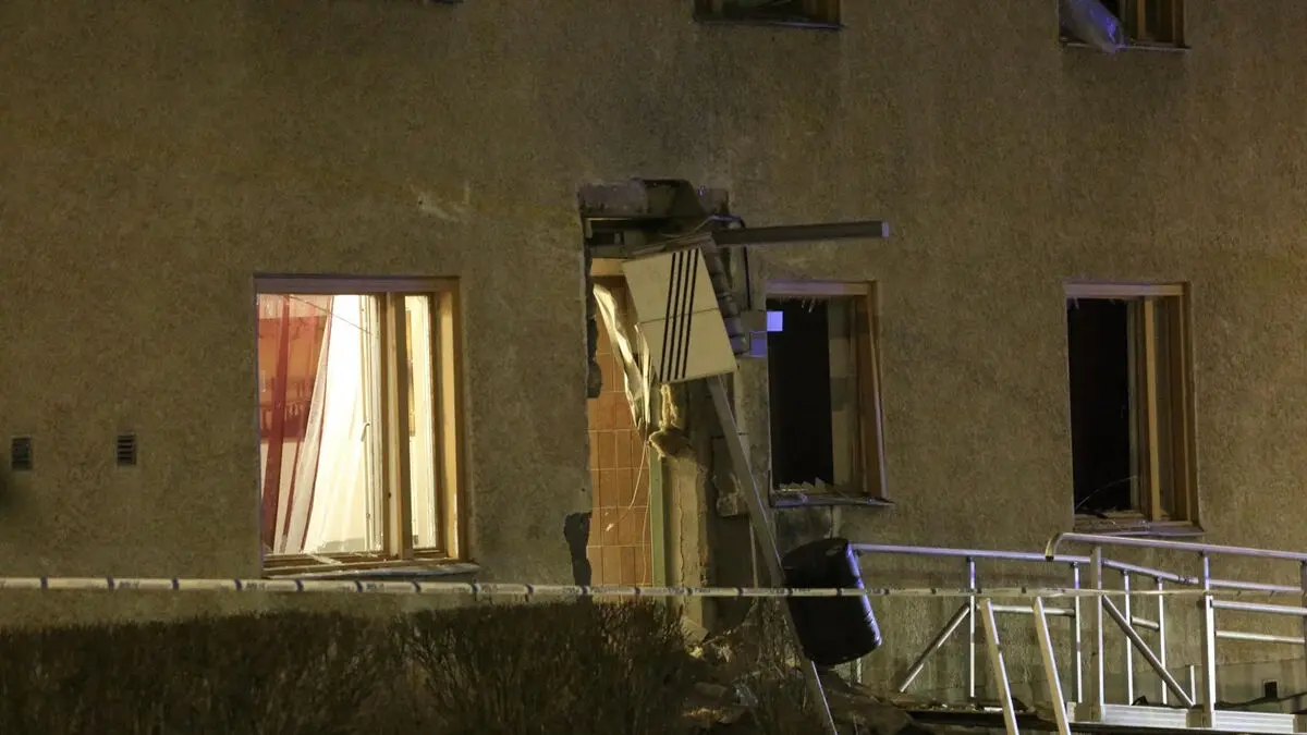 Two explosions in the same house in Rinkeby, high concern