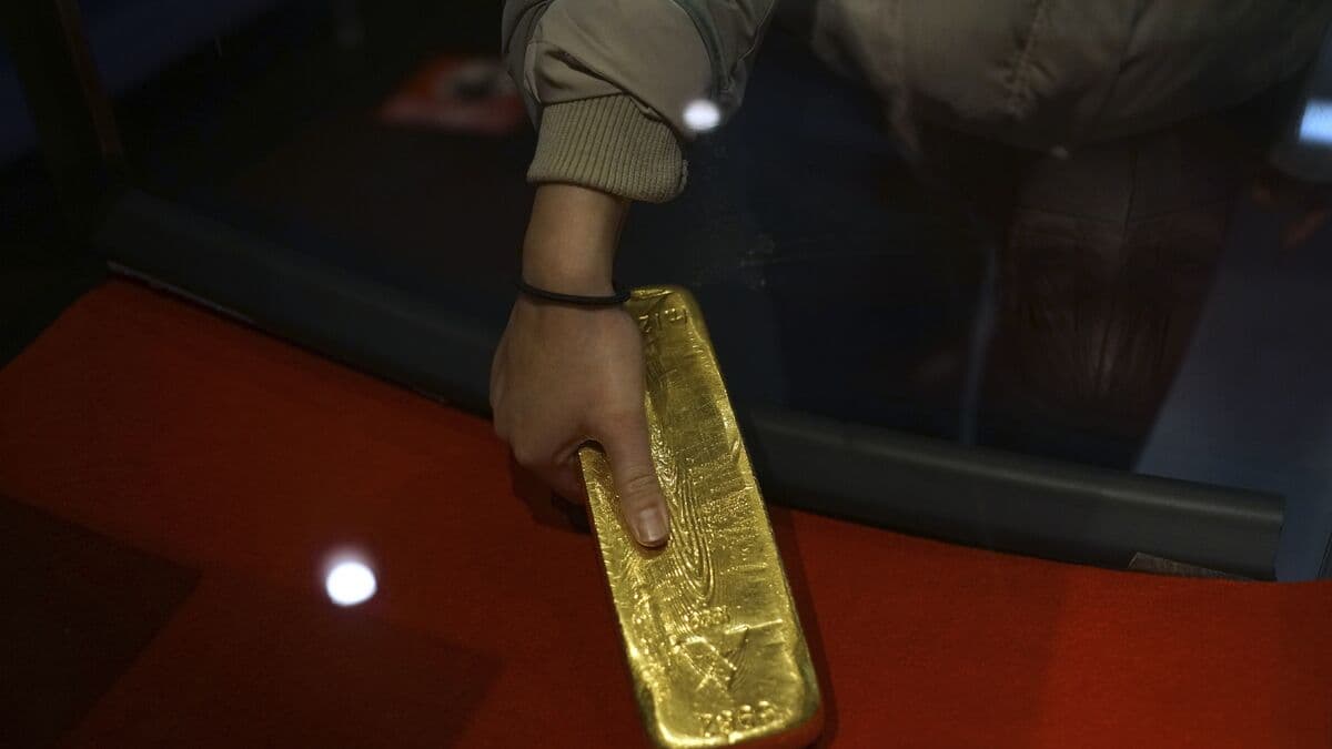 Bank Employee Sentenced to Nine Years for Gold Theft to Fund Gambling