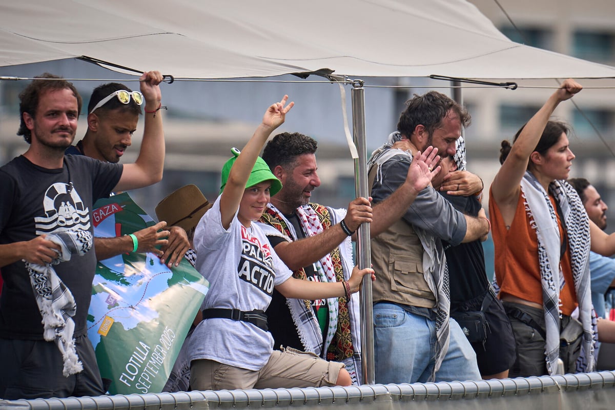 Greta Thunberg Joins Gaza Convoy Resuming Voyage from Barcelona
