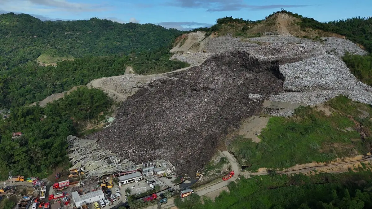 Landfill collapses in Cebu, Philippines - many missing