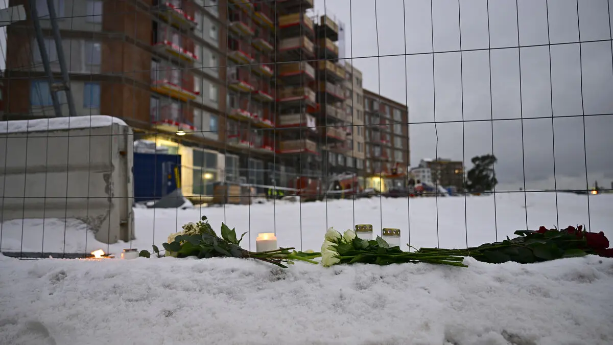 Five died when construction elevator