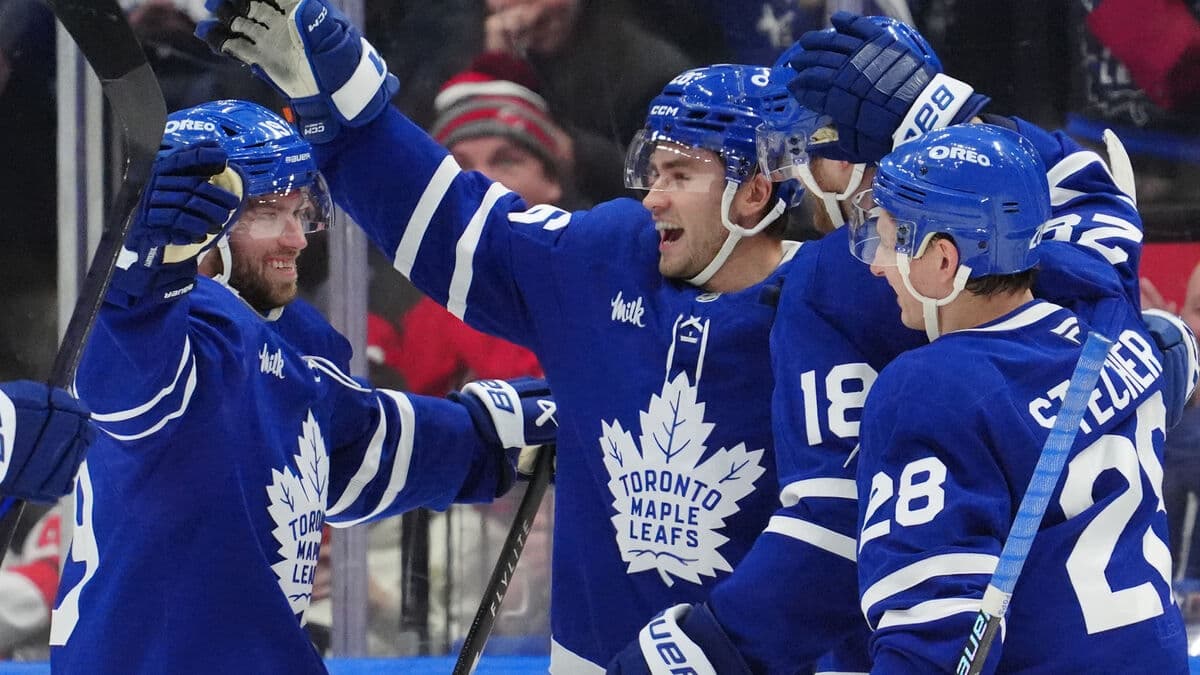 Järnkrok scores only Swedish point as Toronto beats New Jersey 4–0