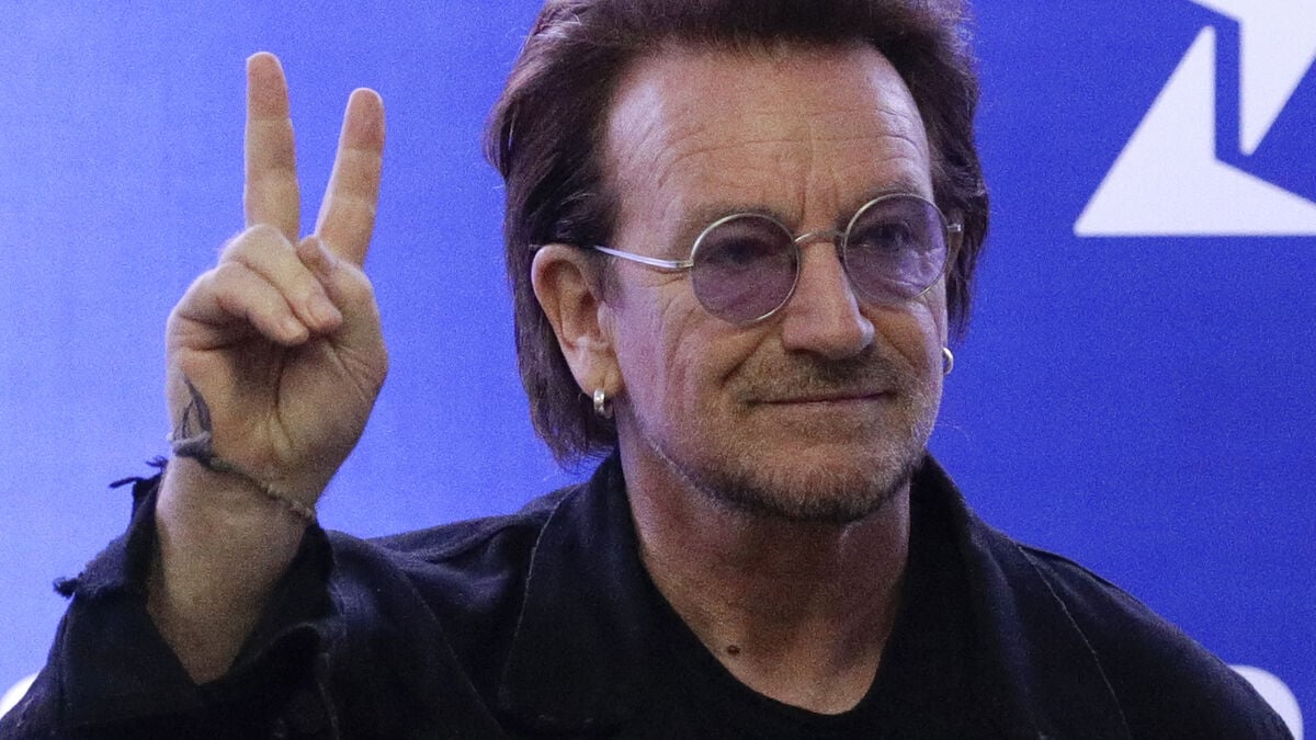 EU medal for rock band U2 and basketball star Giannis Antetokounmpo