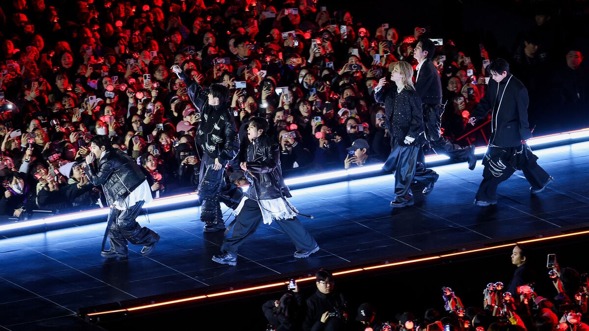 BTS: We are back at Gwanghwamun Square in Seoul