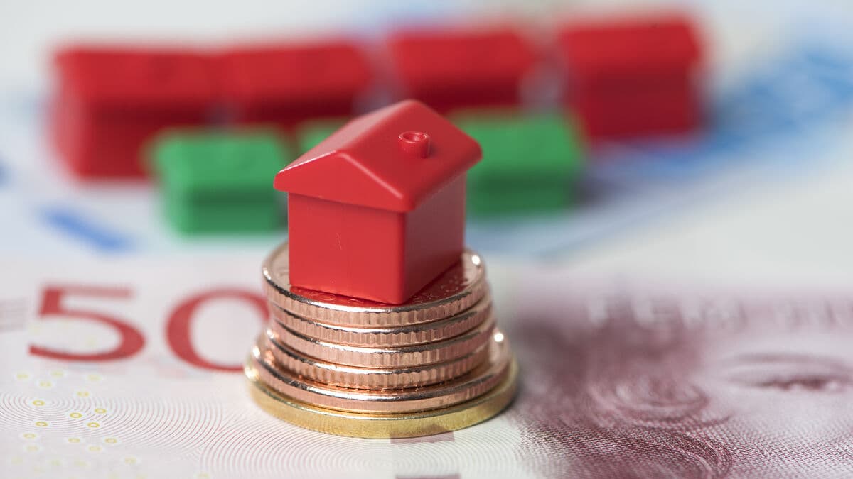 Comparing Bank Interest Rates: Danish Bank Offers Lowest Average