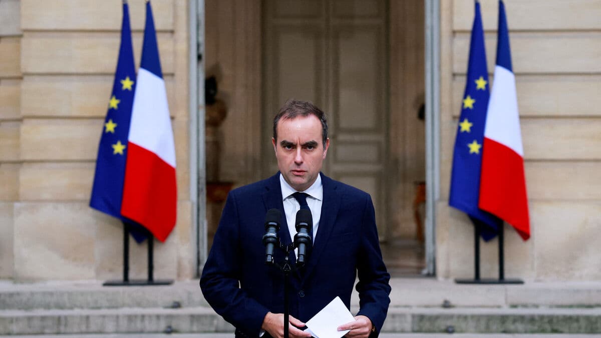 France's Prime Minister Calls Budget Talks Positive Amid Crisis