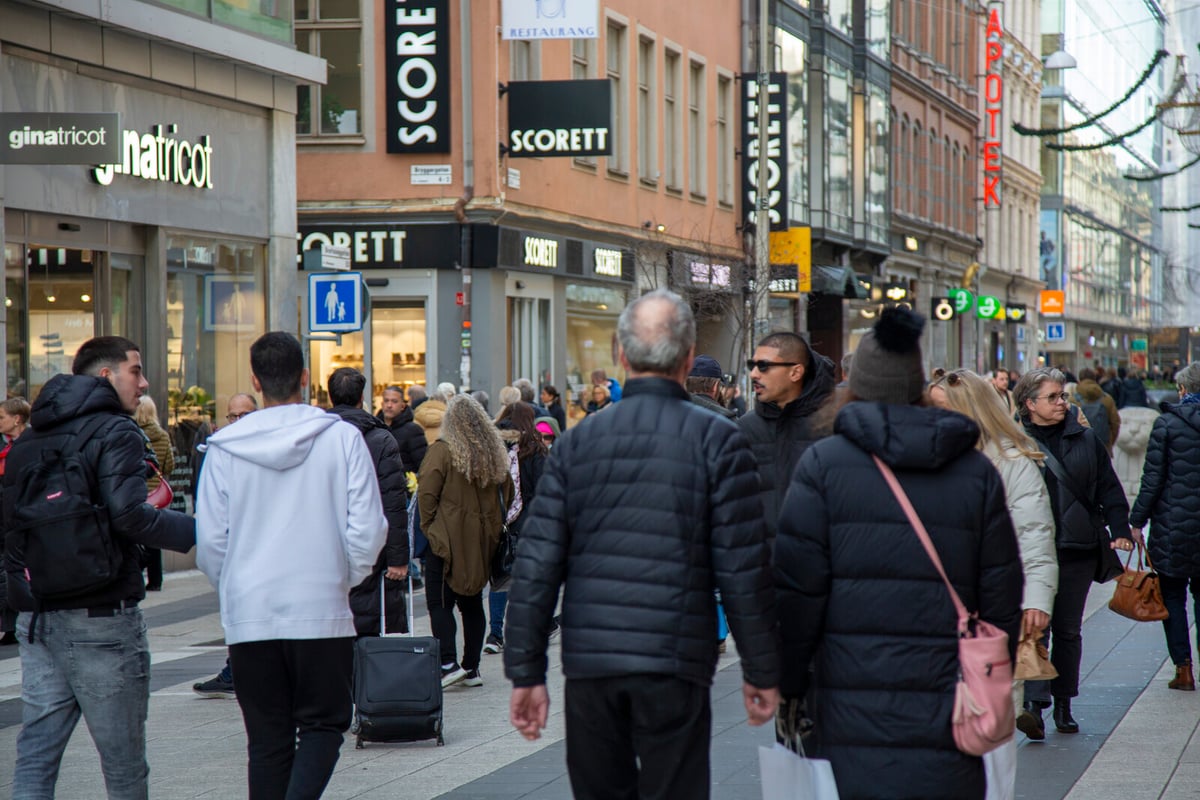 Riksbank Plans Interest Rate Hike as Economic Outlook Dims