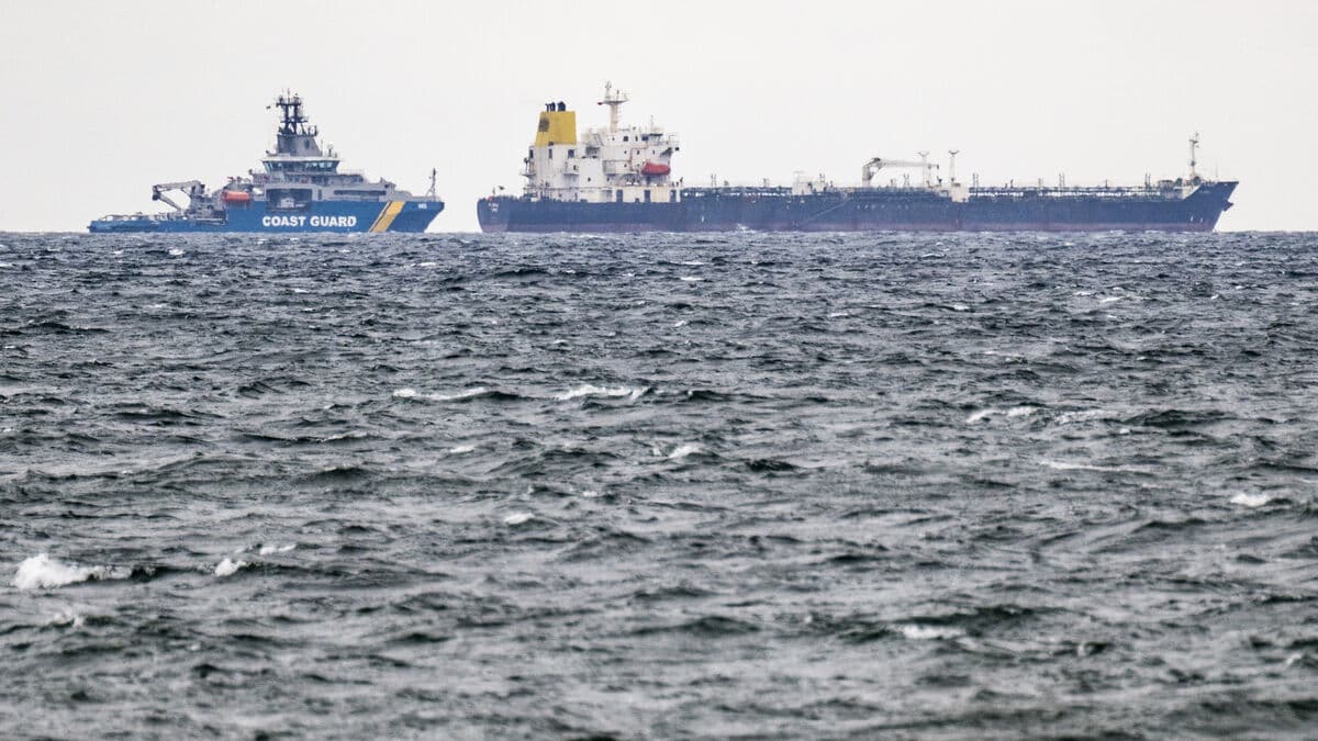 Two suspects after new ship