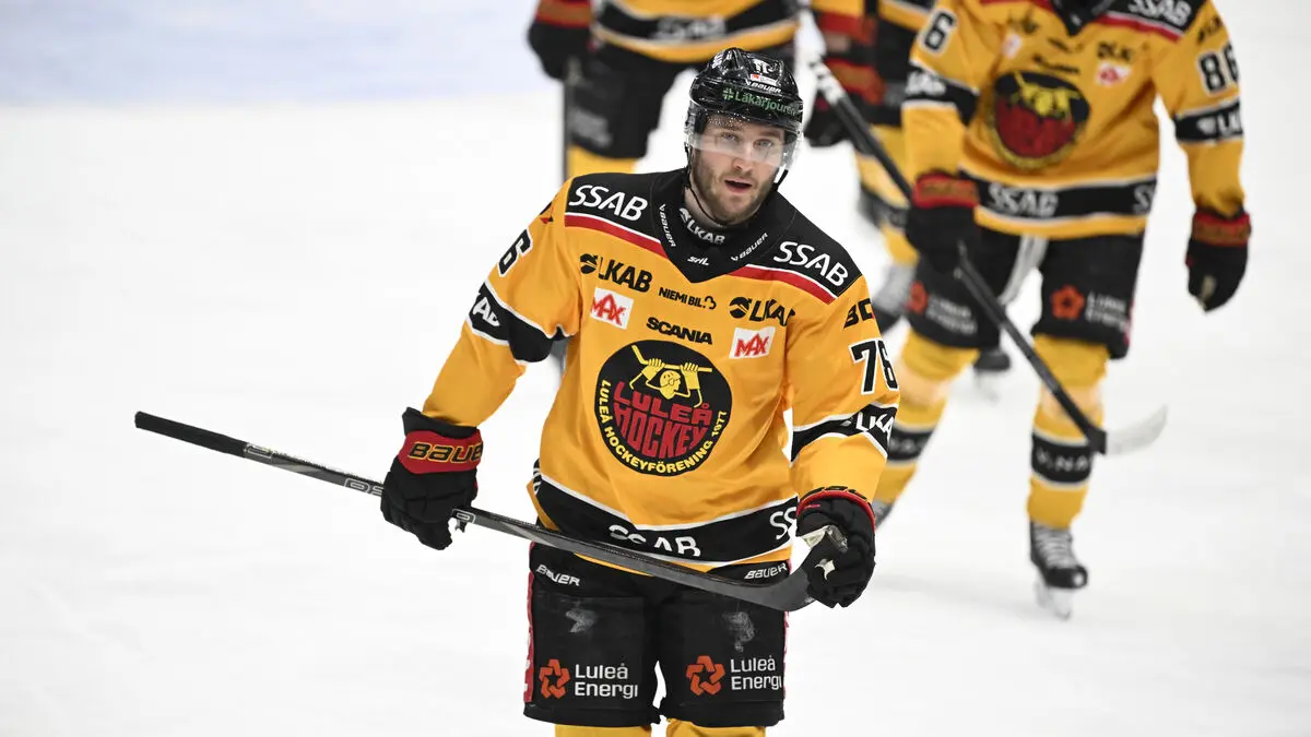 SHL player taken out of game – heart rate problems