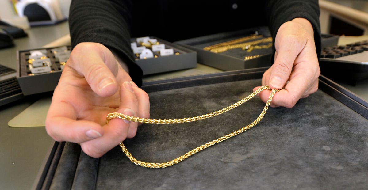 Gold Price Surge Sparks Increase in Robberies and Fraud, Police Warn