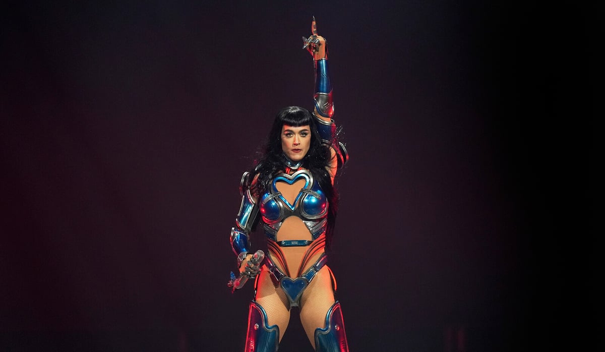 Katy Perry Avoids On-Stage Accident During San Francisco Concert