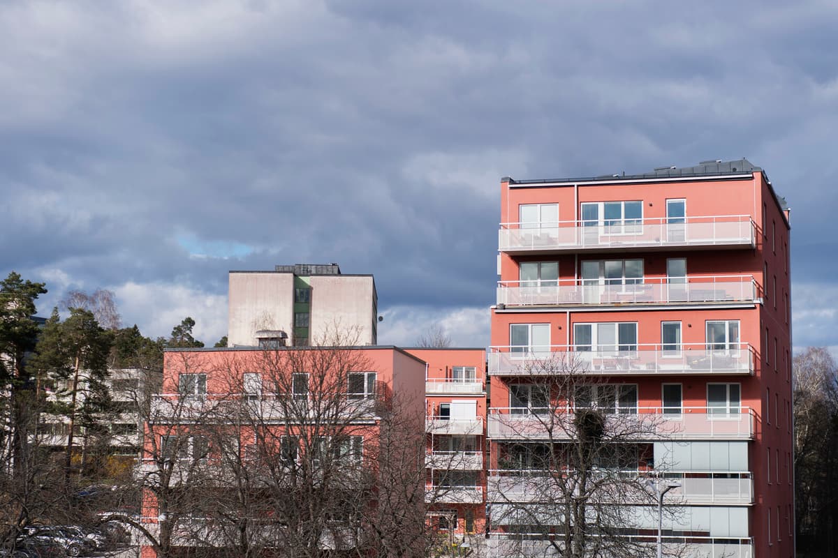 Small Apartments See Decline in Buyer Interest Amid Economic Challenges