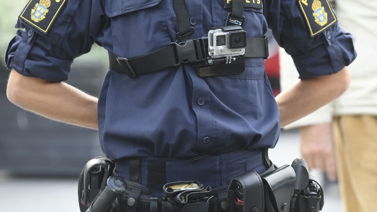 Police body cameras may be helping reduce injuries during interventions, data shows