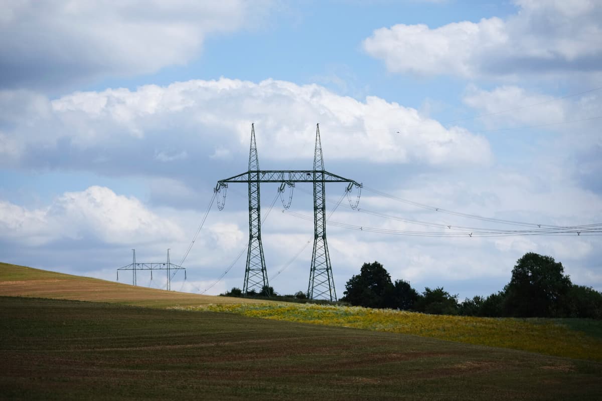 Czech Republic Power Outage Strands People in Elevators