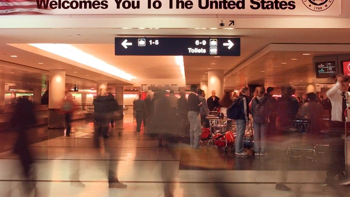 US to revoke 200,000 visas issued to asylum seekers, report says