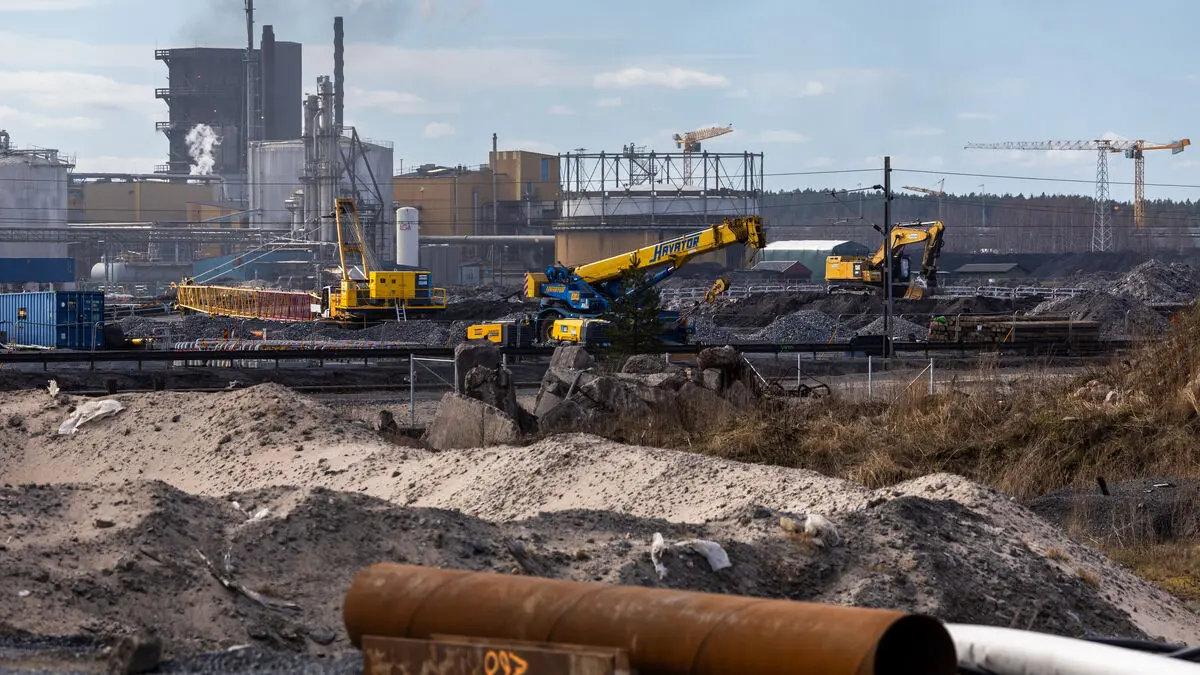SSAB restarts construction at Luleå steel mill, cites dust and viruses