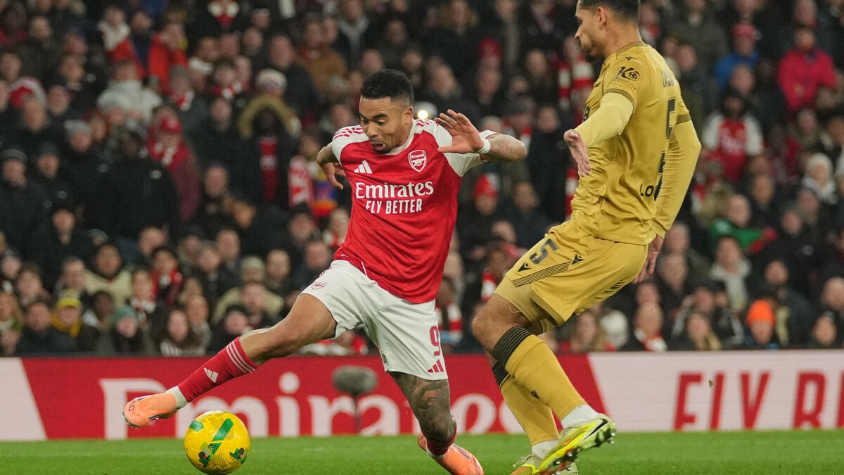 Crystal Palace scapegoat in League Cup quarter-finals - own goal and missed penalty