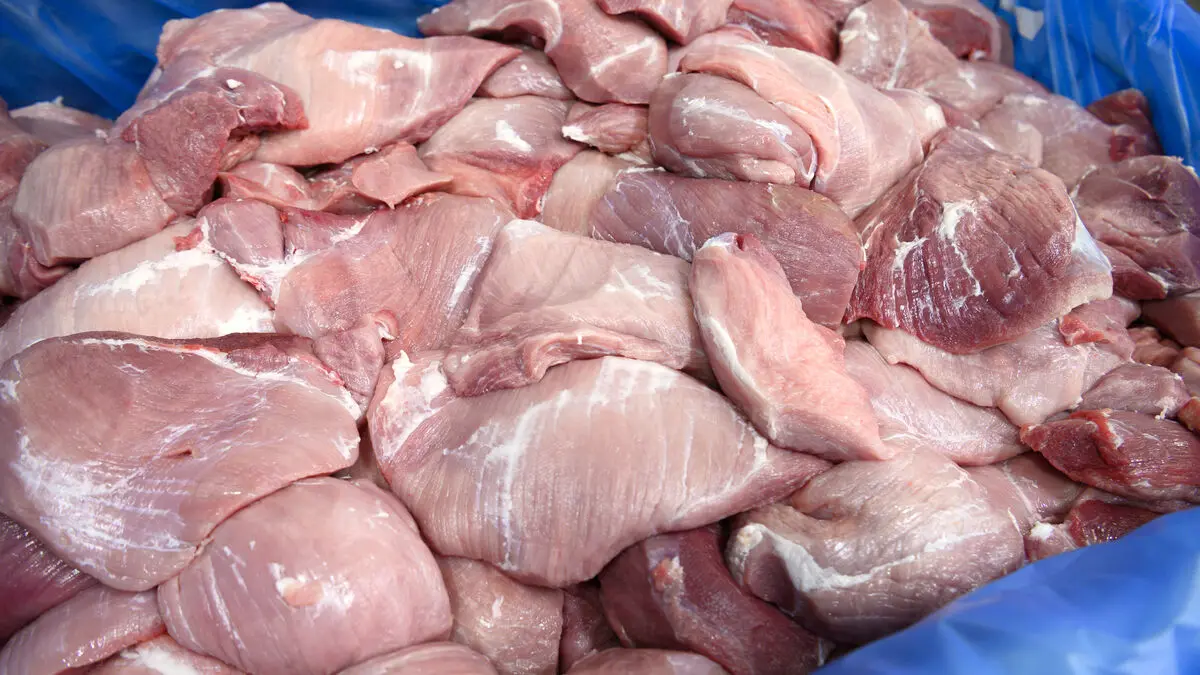 China lowers pork tariffs