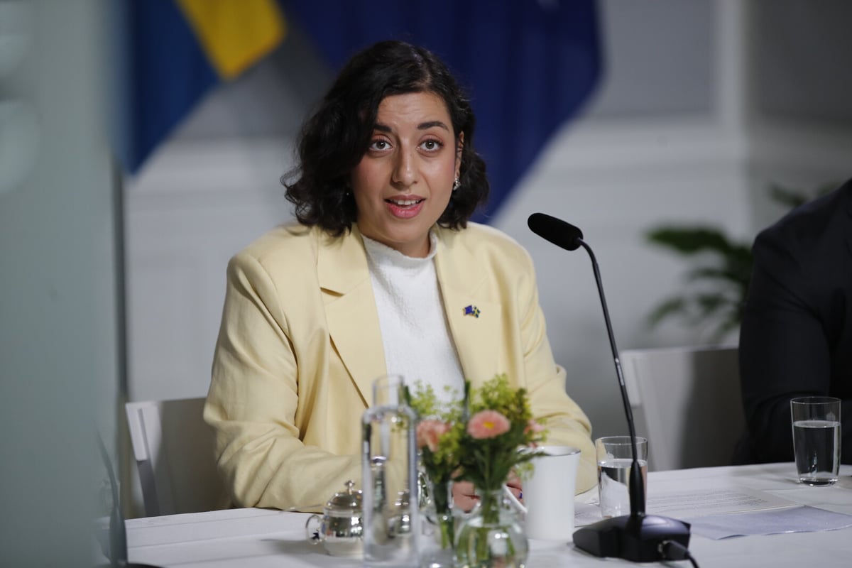 Mohamsson Proposes Penalties for Schools with Unqualified Teachers