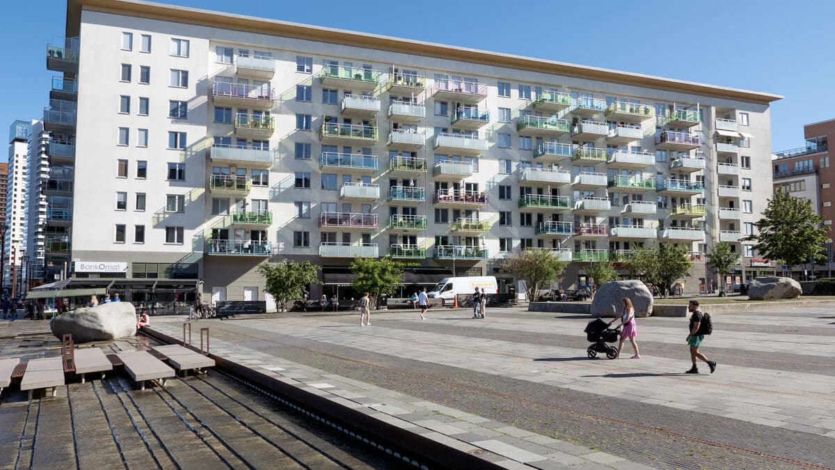 Apartment prices fall 4.6% in July, with biggest drop in Greater Stockholm