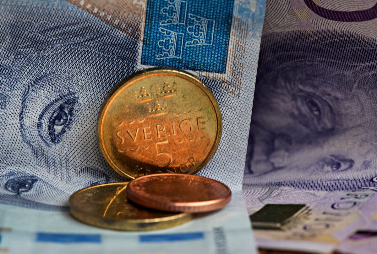 Swedish Krona Strengthens Against US Dollar