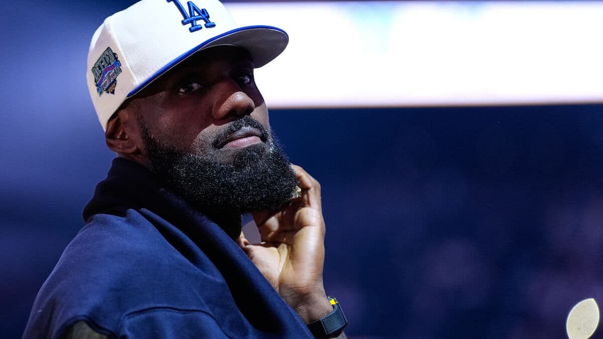 LeBron James to Miss Lakers Season Opener Due to Sciatica