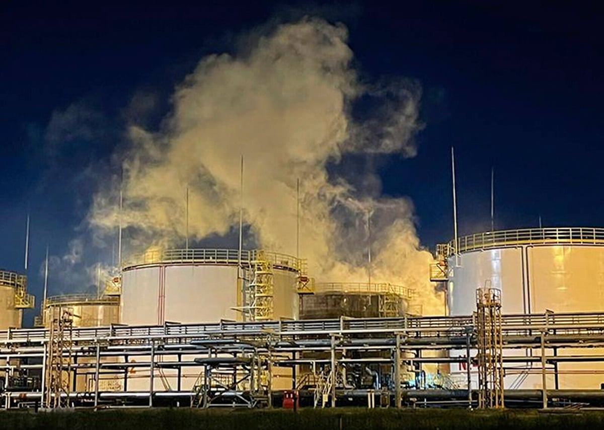 Ukrainian Drones Strike Major Russian Refineries, Impacting Operations