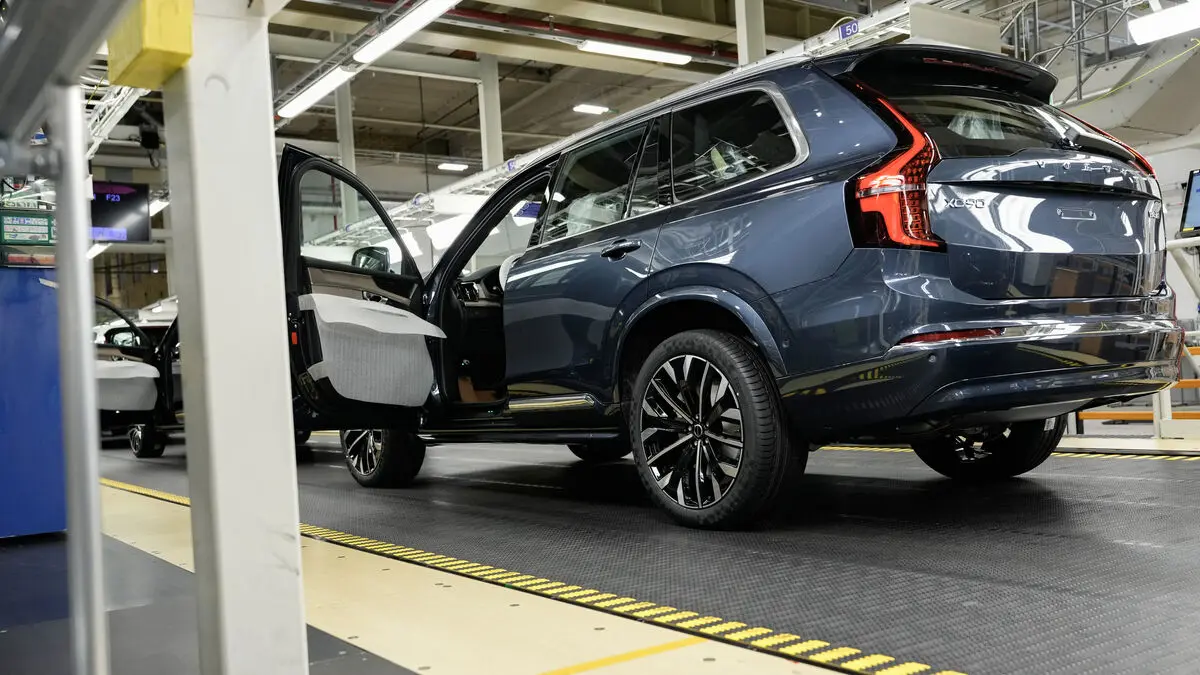 Volvo Cars to Cut 2,500