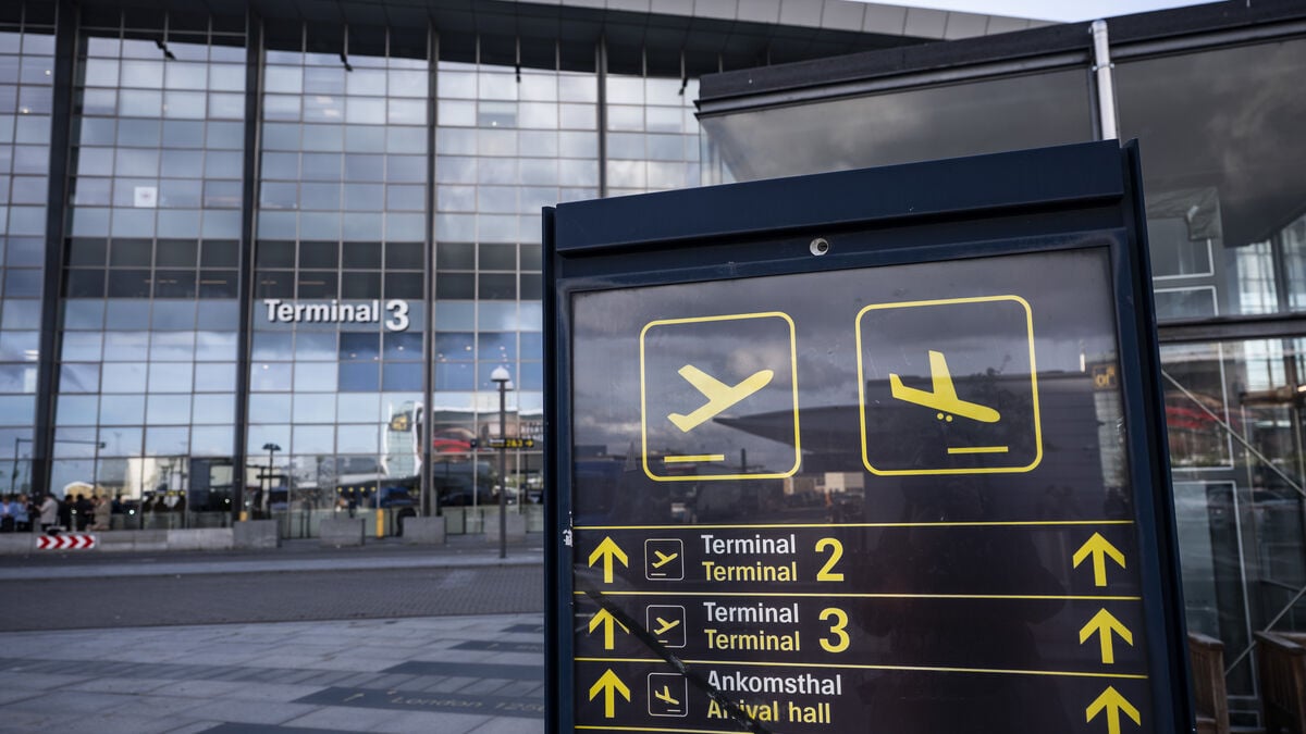 Men Arrested at Copenhagen Airport with Undeclared Cash in Luggage