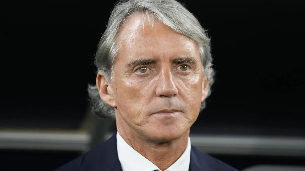 After chaos, Italy wait for Mancini signature as new coach favorite
