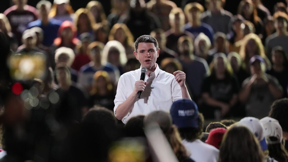 Democrats Lead Fundraising in Key Midterm Races Despite Musk’s Donations to Republicans