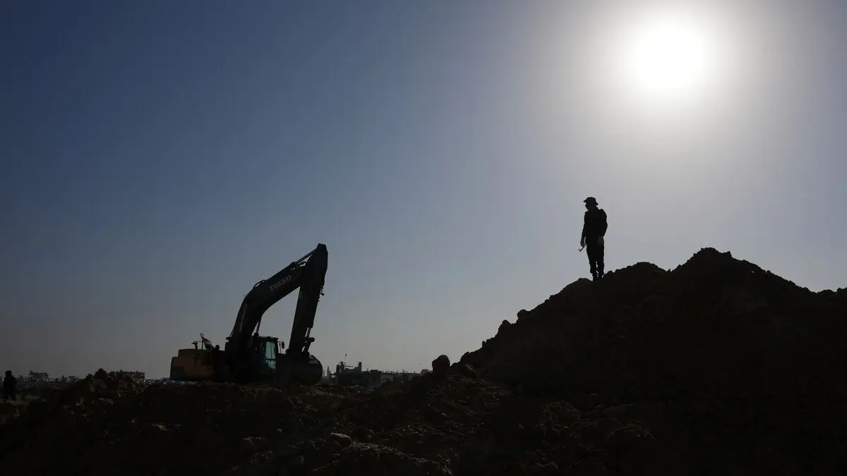 Remains handed over to impatient Israel