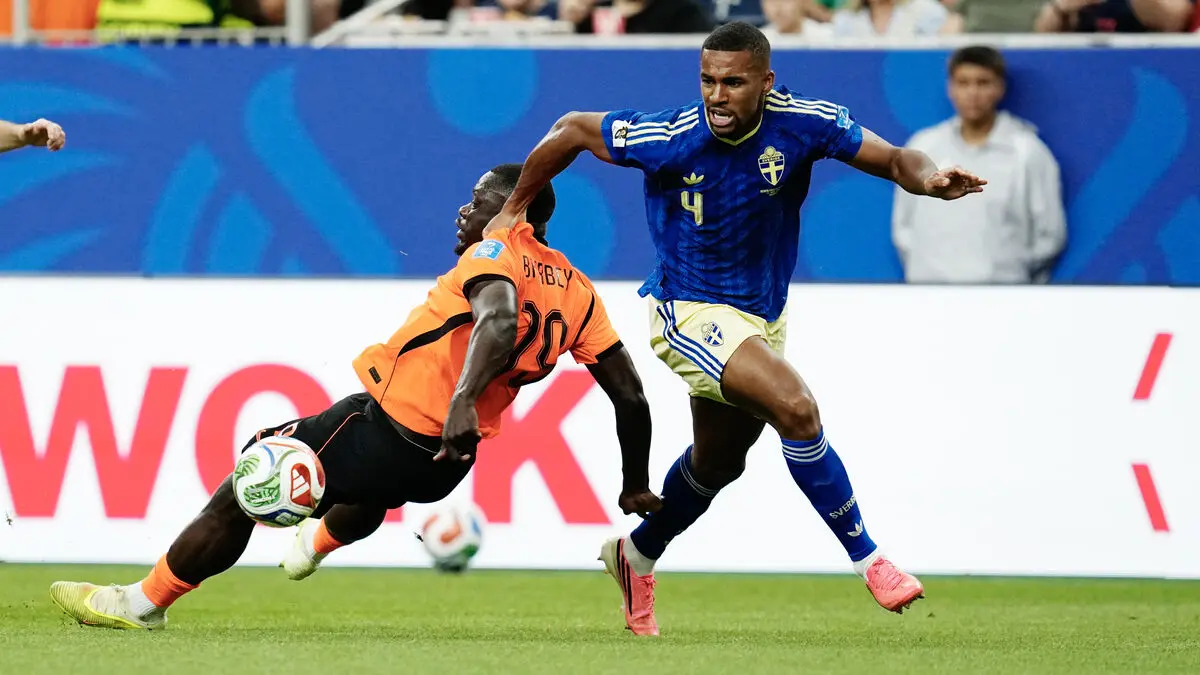 Potter on Isak Hien: As long as I'm here, he's playing