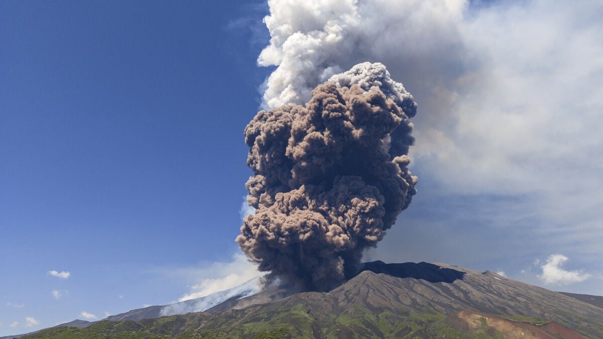 Volcanic ash grounds flights at Sicily’s Catania airport