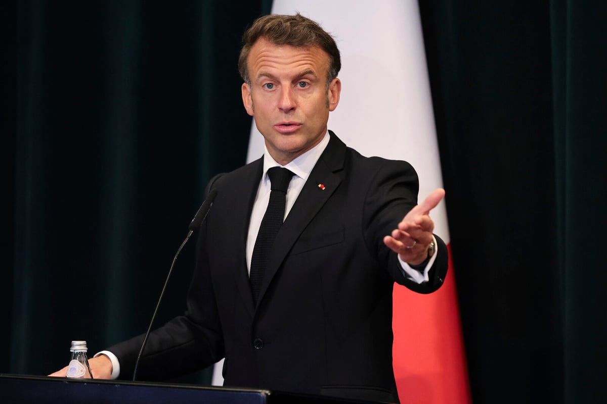 Macron Begins Southeast Asia Tour in Vietnam to Boost French Influence