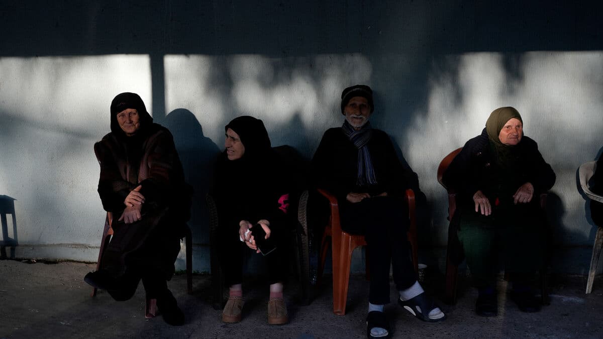 Nearly 1,000 dead in Lebanon as Israel attacks central Beirut