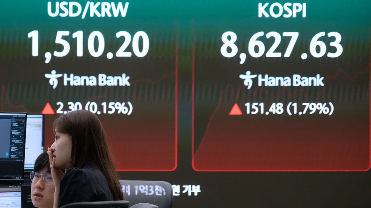 Asian stock markets start June on the upswing