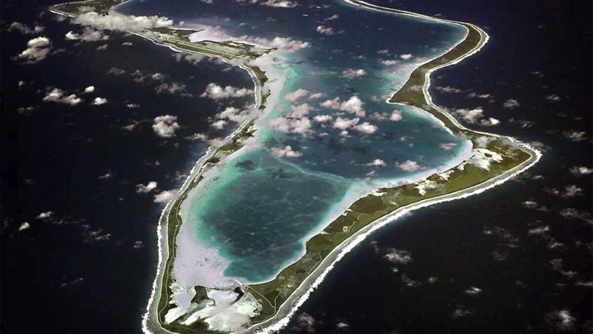 Britain backs down after Trump criticism, retains Chagos archipelago