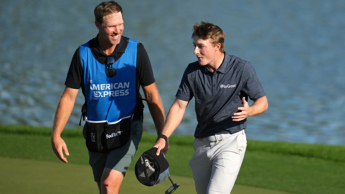 18-year-old Blades Brown shocks the golf world, shares lead